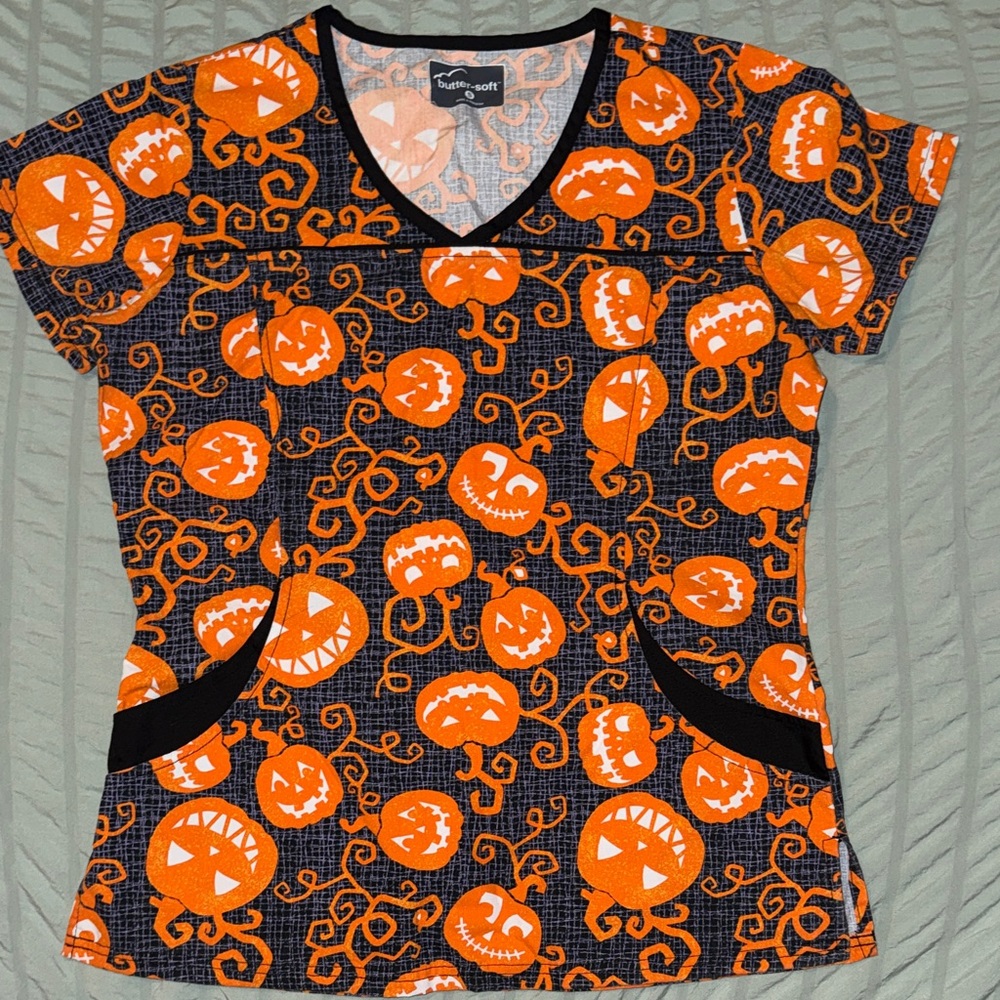 Women's Halloween Pumpkin Scrub Top - Orange and Black